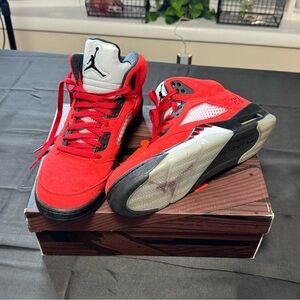 AIR JORDAN 5 RAGING BULLS SIZE 10
